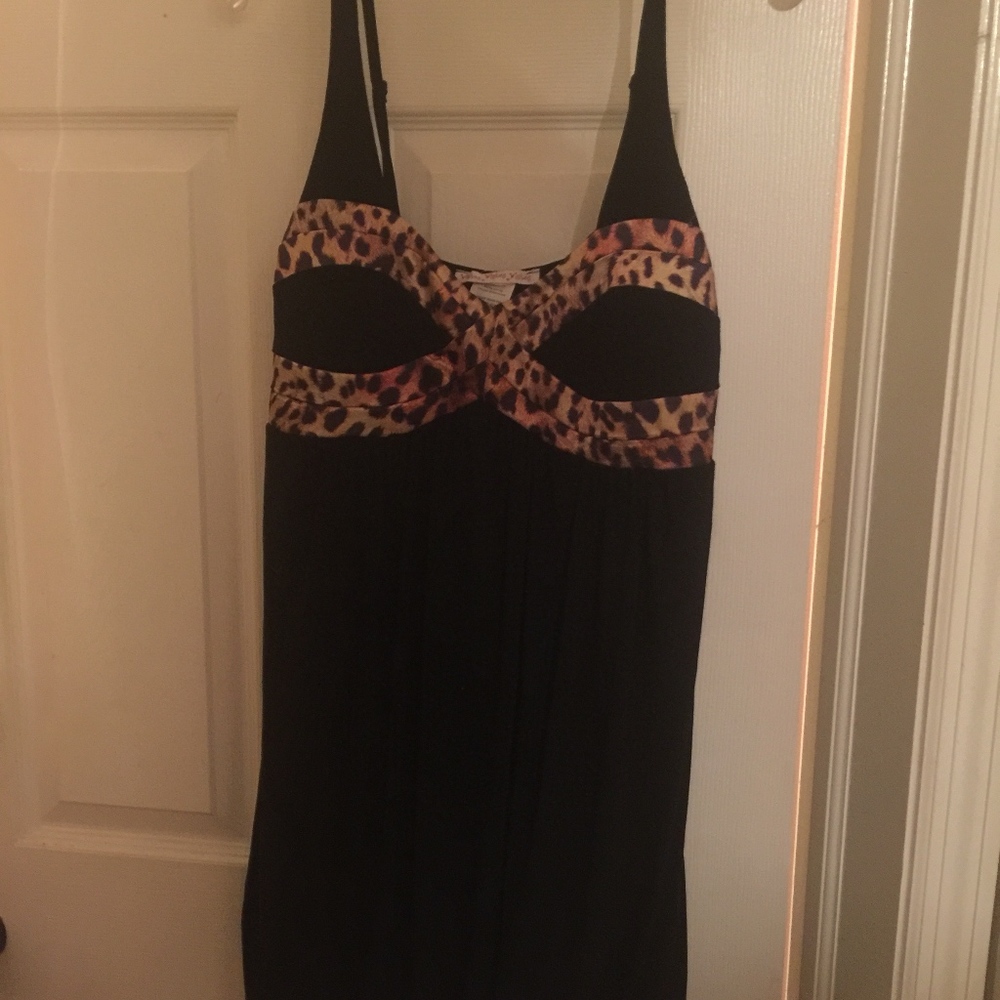 Black dress with leopard